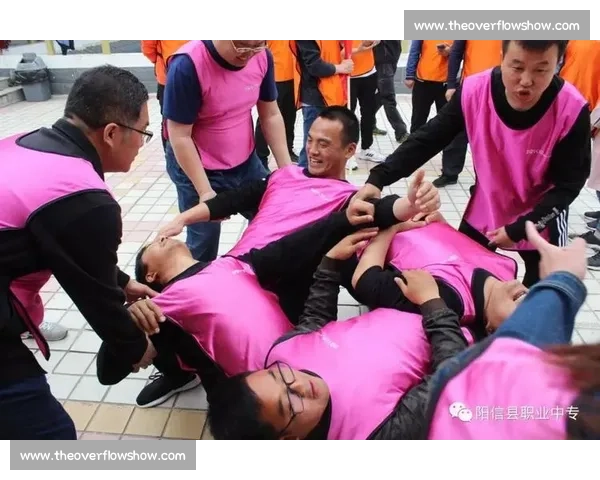 凝聚力量激发潜能体育团队默契协作与整体战斗力提升路径探索